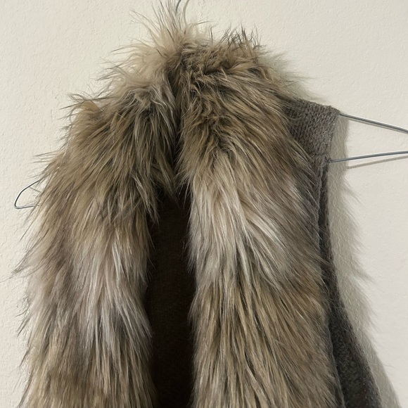 Steve Madden Lida Sweater Vest Faux Fun Brown Front Tie Knit Cardigan Size M/L - Picture 3 of 8